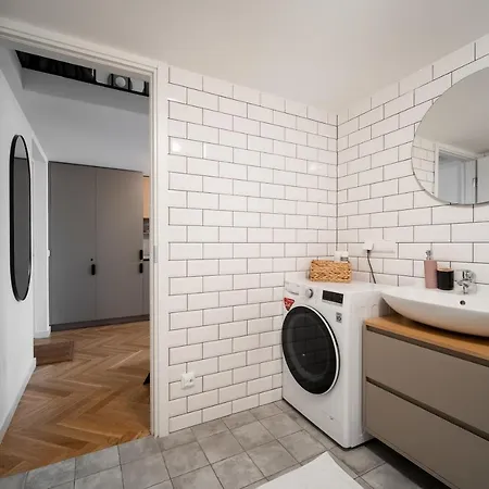 Owl Jazz - Luxury In The Heart Of The Kaunas