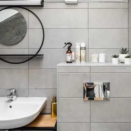 Owl Jazz - Luxury In The Heart Of The Kaunas