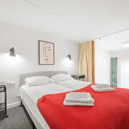 Owl Jazz - Luxury In The Heart Of The Lejlighed