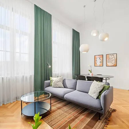 Owl Jazz - Luxury In The Heart Of The * Kaunas