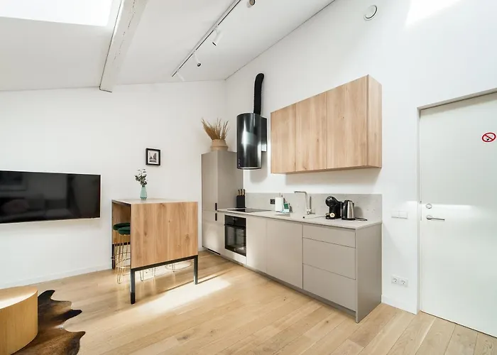 Owl Jazz - Luxury In The Heart Of The * Kaunas