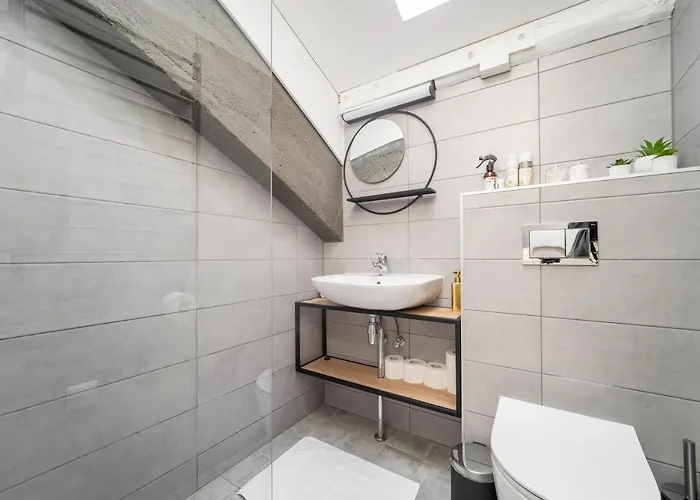 Owl Jazz - Luxury In The Heart Of The Appartement